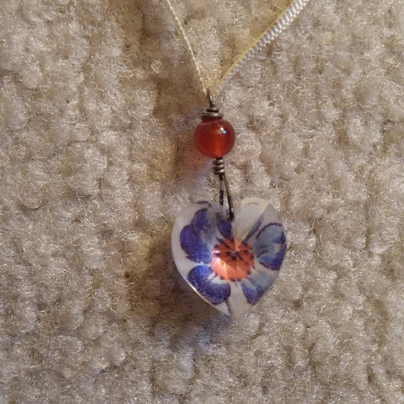 Costume necklaces - Picture 8 of 8